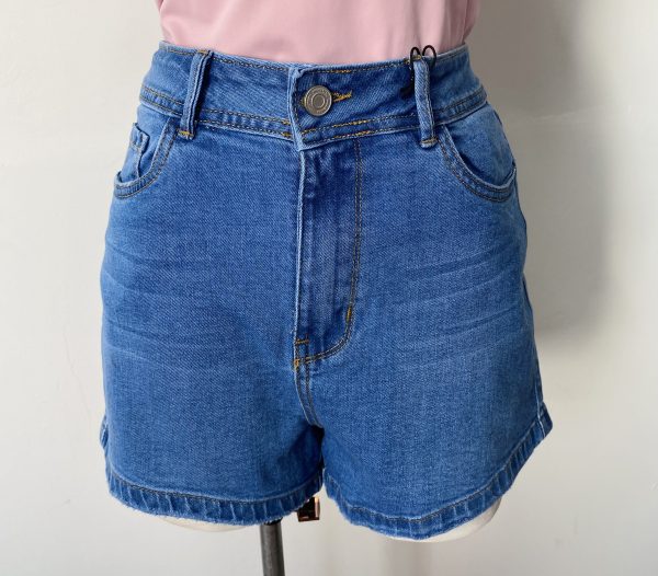 SHORT CLÁSICO CELESTE